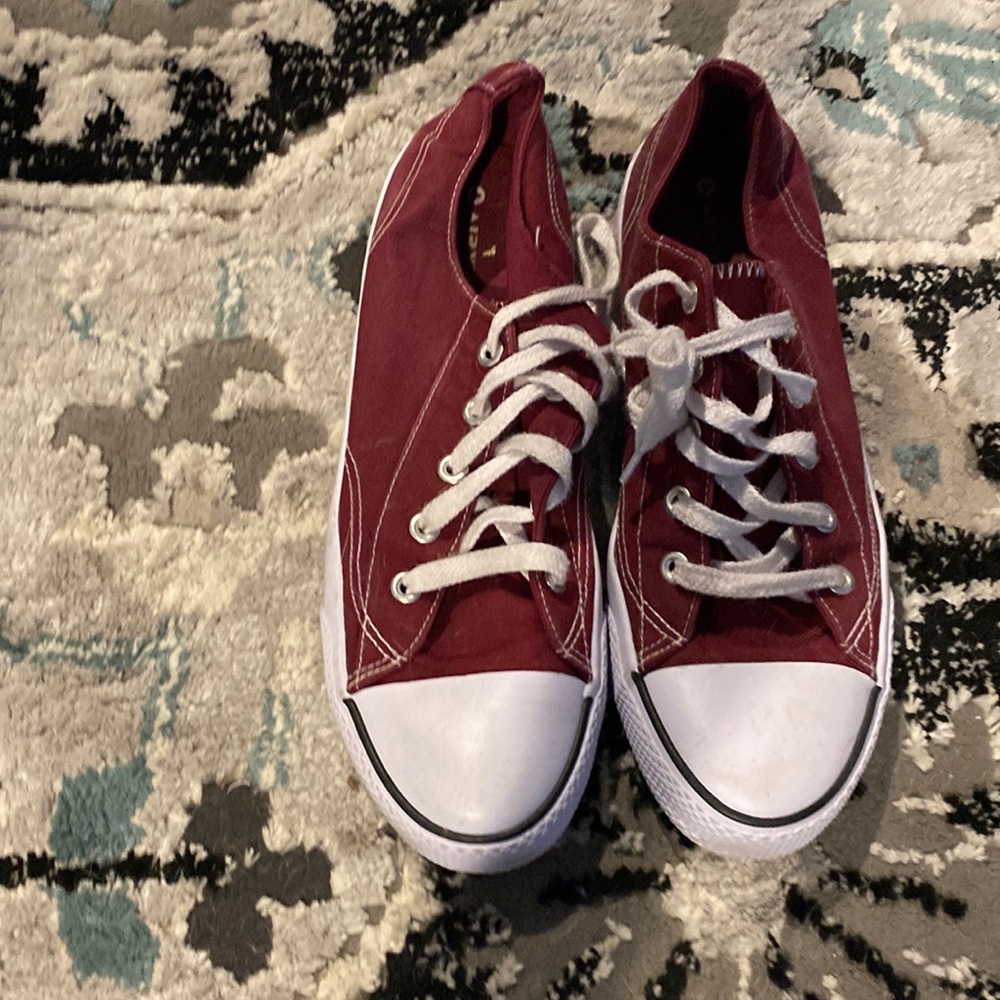 Burgundy converse